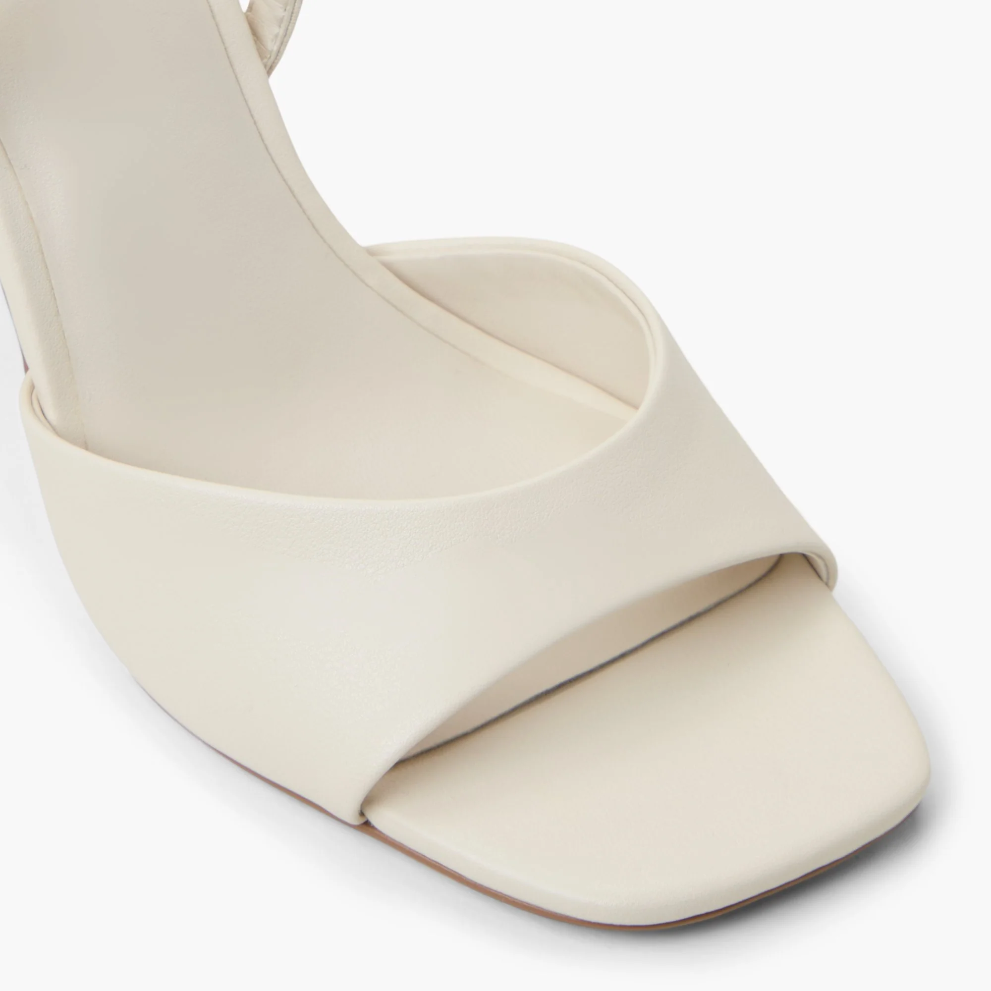 Chellsea - Image 6